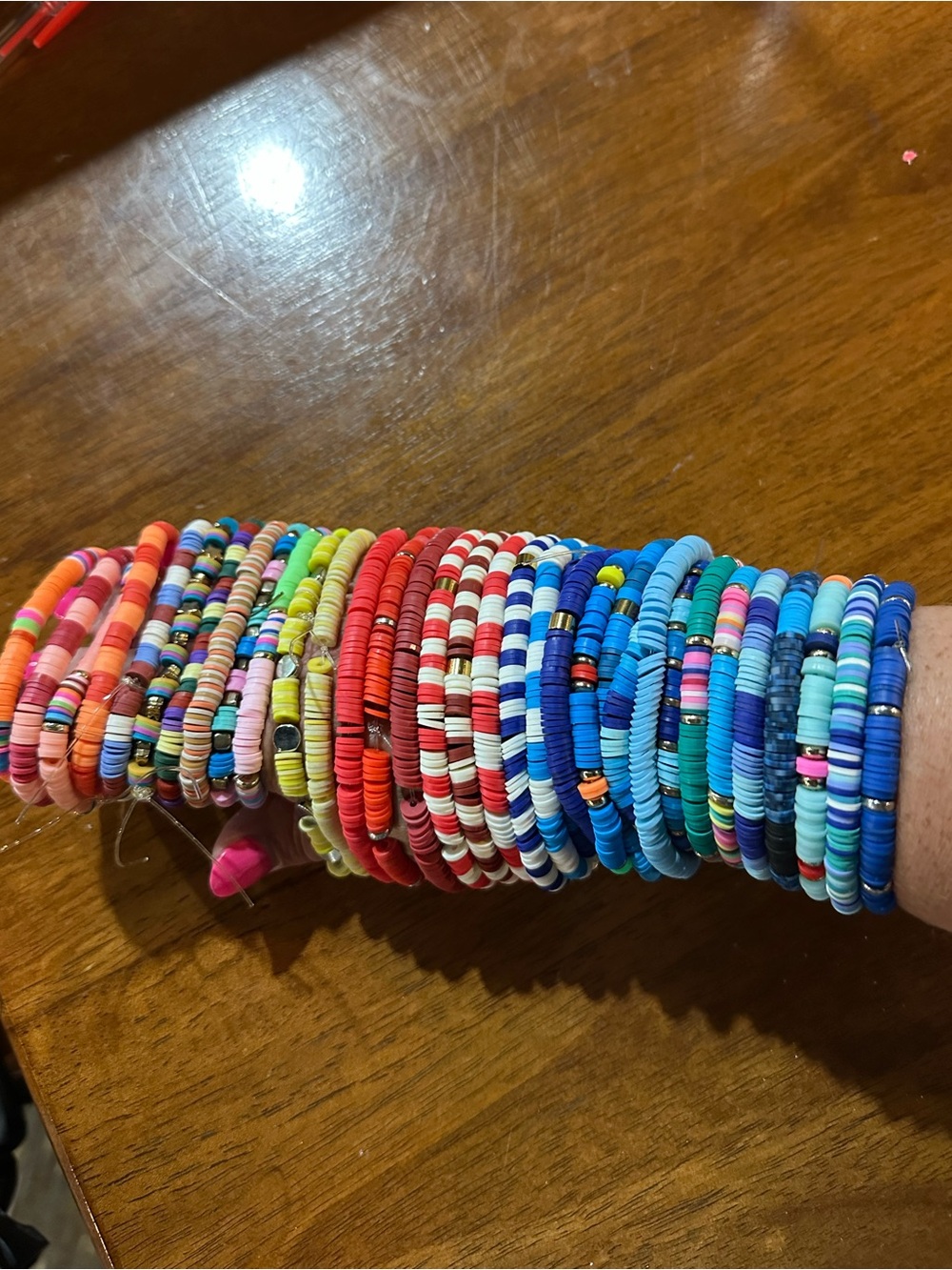 Clay bead bracelets - over 30 bracelets - Picture 2 of 2